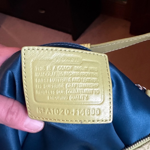 🍋‍🟩💚☀️🕶️Coach Lime Green Signature Shoulder Bag - Picture 2 of 13